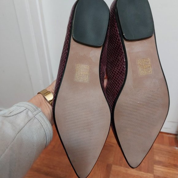 Beautiful Town Shoes leather flats size 7.5 new in box - Picture 6 of 7